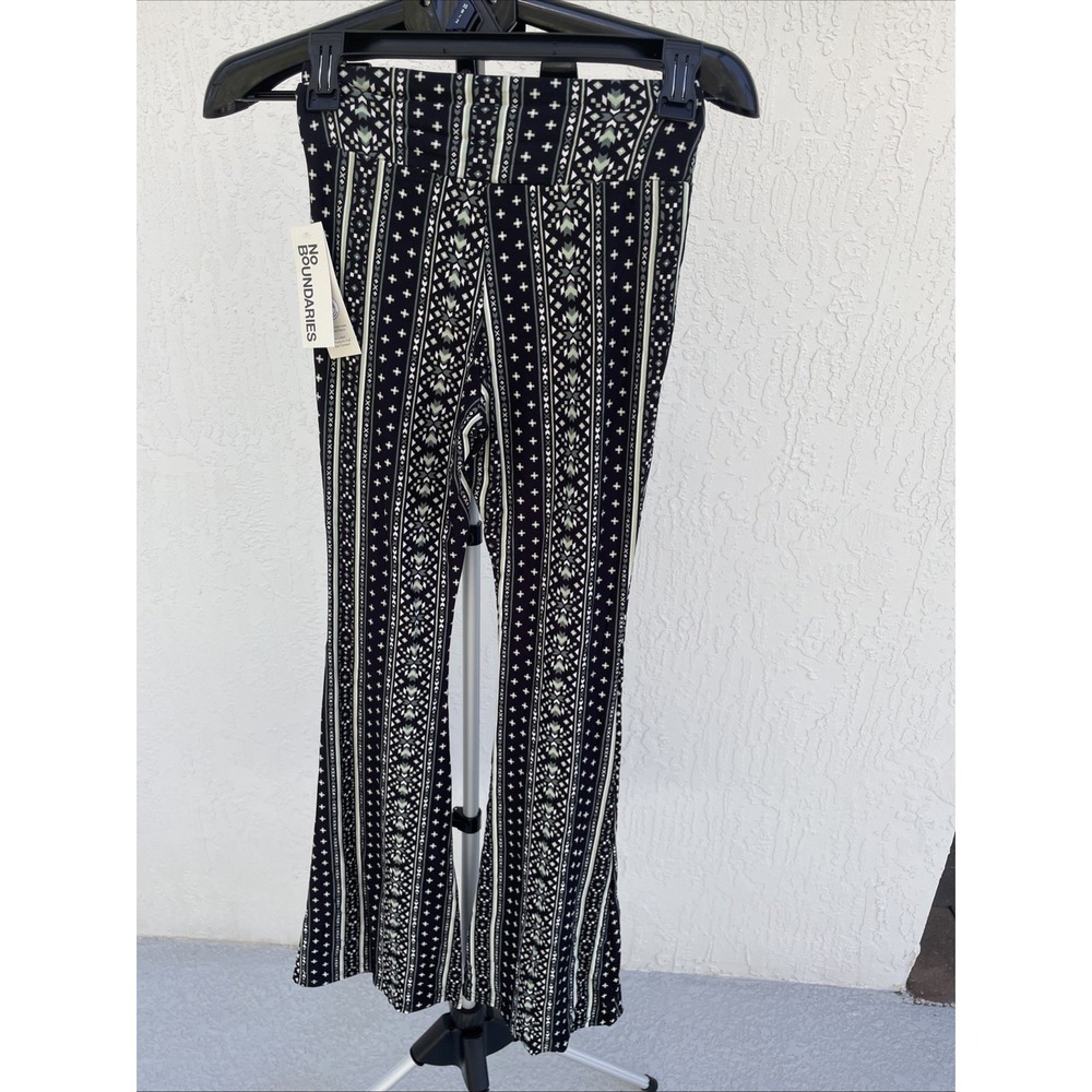 No Boundaries Flare Stretch Pants Green White Black Print Boho Grunge XS NWT